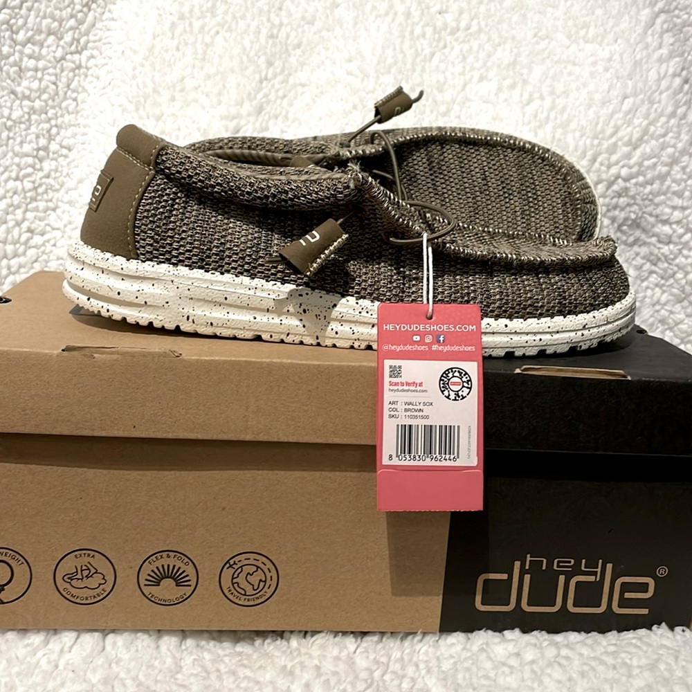 NWT Men’s HeyDude Wally Sox